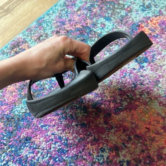 🌴Olukai Kōko‘o Flip Flops🌴 - Picture 10 of 15